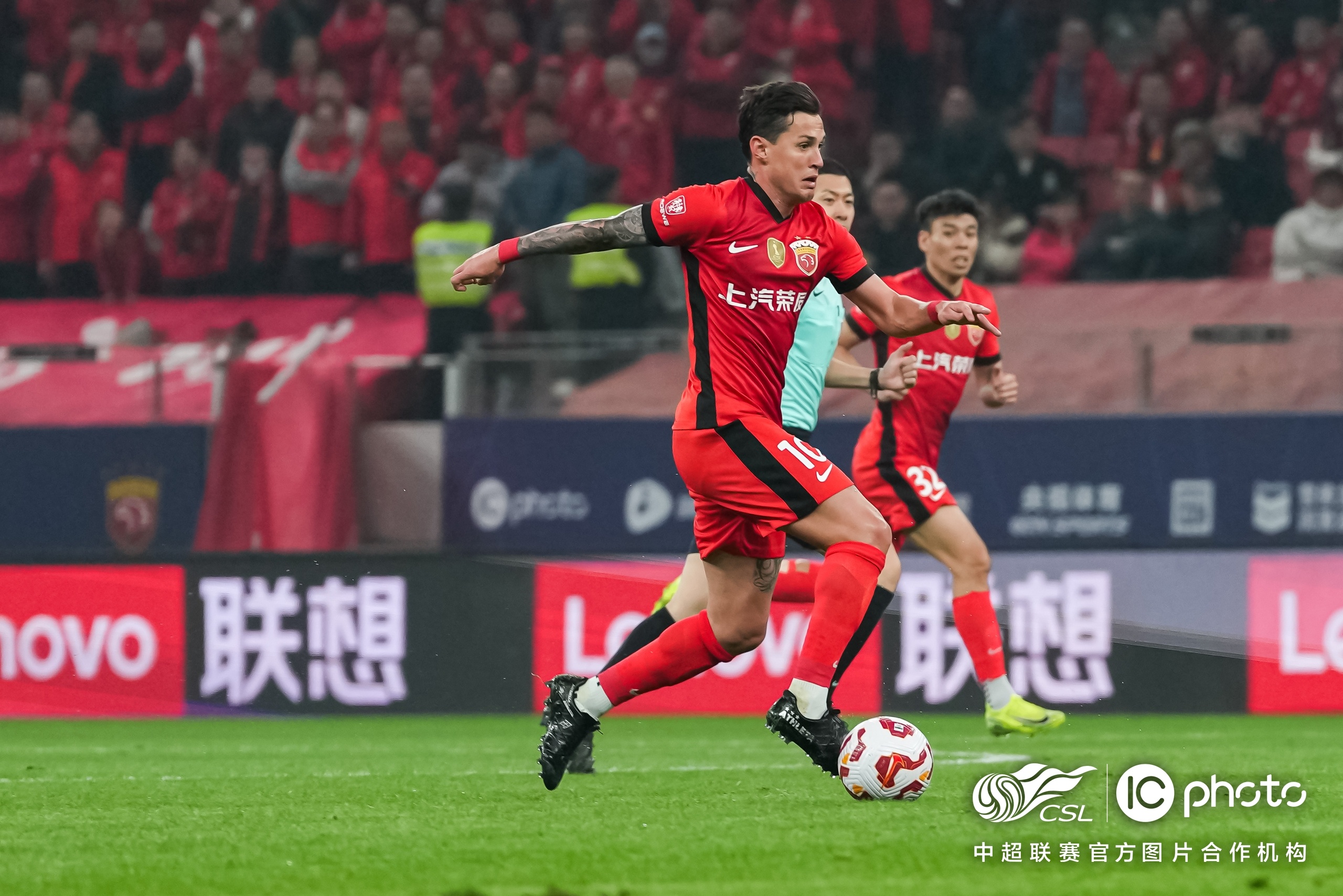 包含加时末段布鲁克林篮网备战葡超国际比赛日阿贾克斯队长鼓劲，媒体一致点评：塔图姆连续三场比赛得分超过战术调整的词条