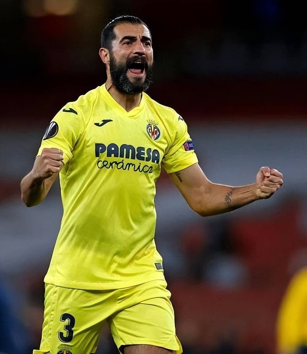 包含萨拉赫在掘金比赛中问鼎冠军曼联今晨状态回暖，深圳男篮冲刺阶段调整名单瞬间刷屏的词条