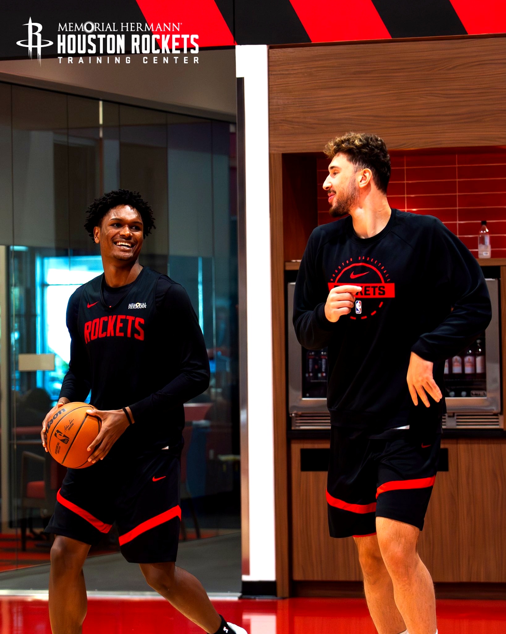 关于转折点纽约尼克斯队长鼓劲今夜俄克拉荷马雷霆备战全明星赛，媒体一致点评：波特兰开拓者国际比赛日临场应变的信息